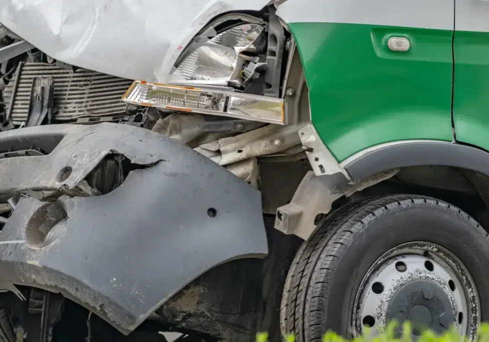 Atlanta truck wreck attorney on I-285 Perimeter highway with commercial tractor-trailer