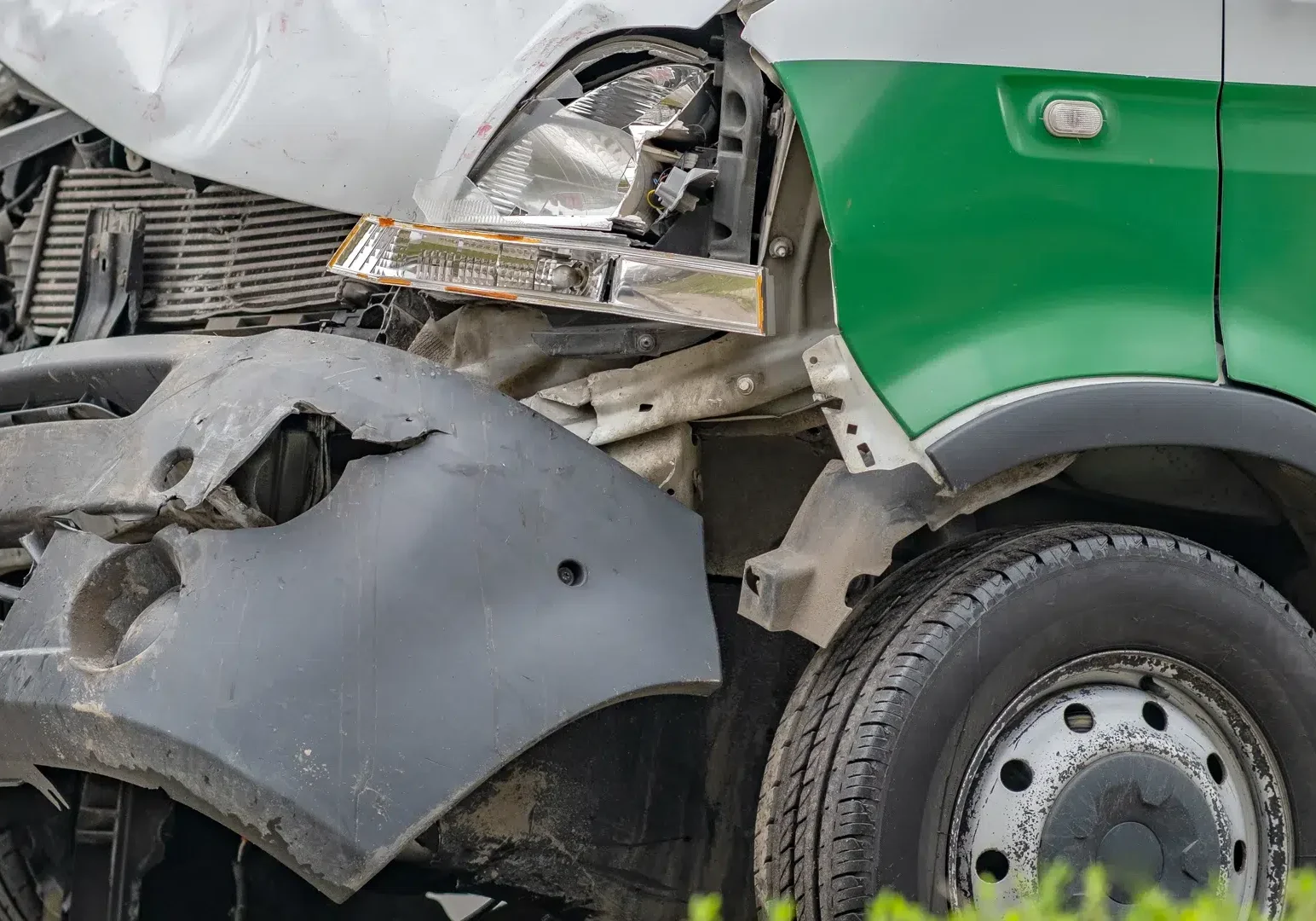 Atlanta truck wreck attorney on I-285 Perimeter highway with commercial tractor-trailer